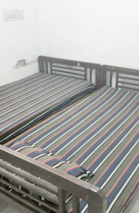 ורנאסי Gandhi Ganaga Guest House מראה חיצוני תמונה