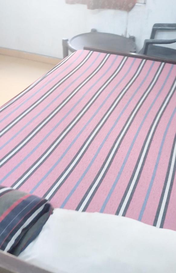 ורנאסי Gandhi Ganaga Guest House מראה חיצוני תמונה